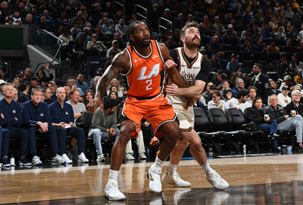 勇三崩快船轰72-45逆转！与对手仅差1.5胜场 勇士将打雷霆和火箭