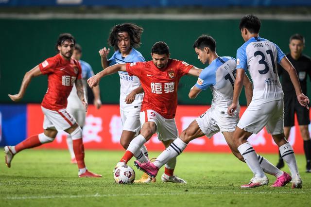 HTH官网-超长加时绝杀被吹 没大牌的广州德比还是内味儿