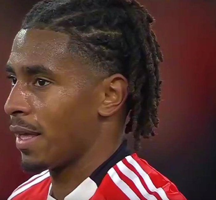 华体会平台入口-2-2！穆帅错失良机：本菲卡绝平+差榜首7分，3战强队0胜争冠无望|波尔图|何塞·穆里尼奥|葡萄牙体育|葡萄牙|葡超_新浪体育_新浪新闻